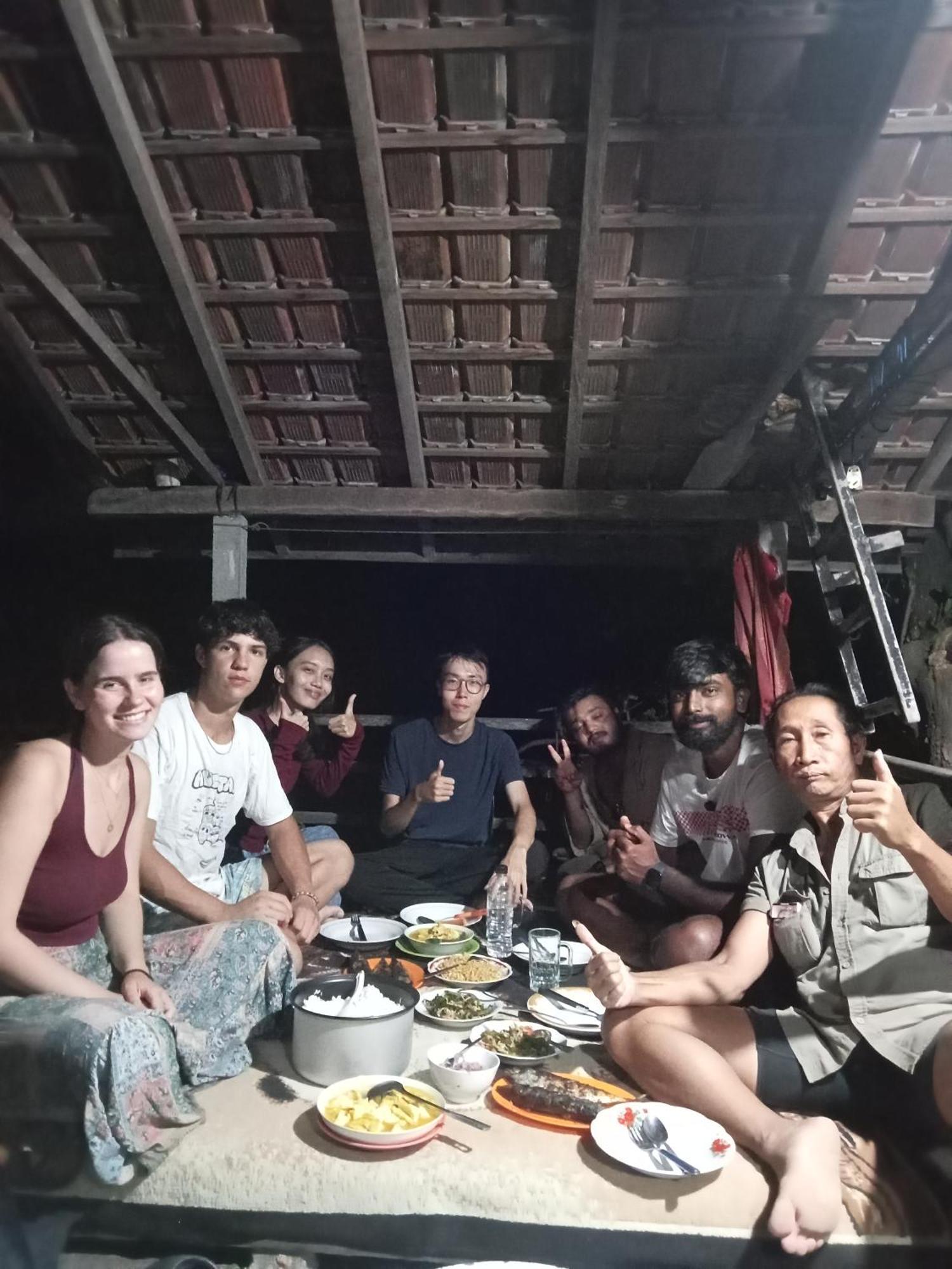 Apollo Hostel ロヴィーナ エクステリア 写真