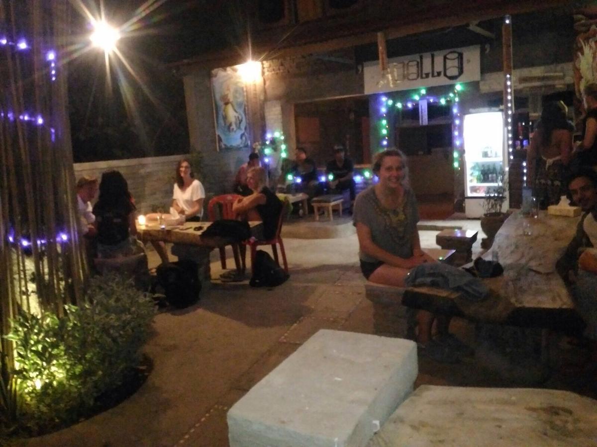 Apollo Hostel ロヴィーナ エクステリア 写真