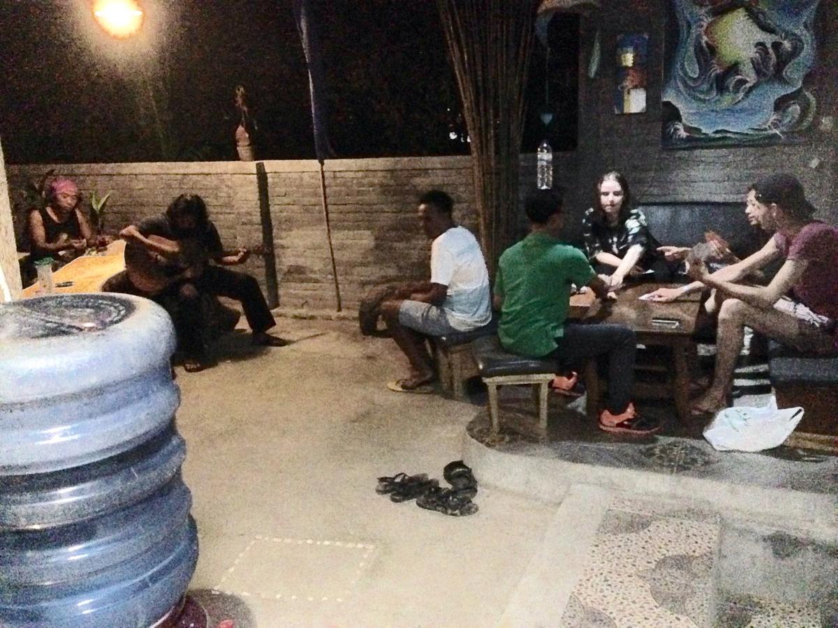 Apollo Hostel ロヴィーナ エクステリア 写真