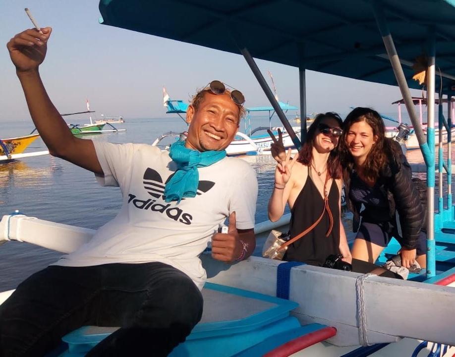 Apollo Hostel ロヴィーナ エクステリア 写真