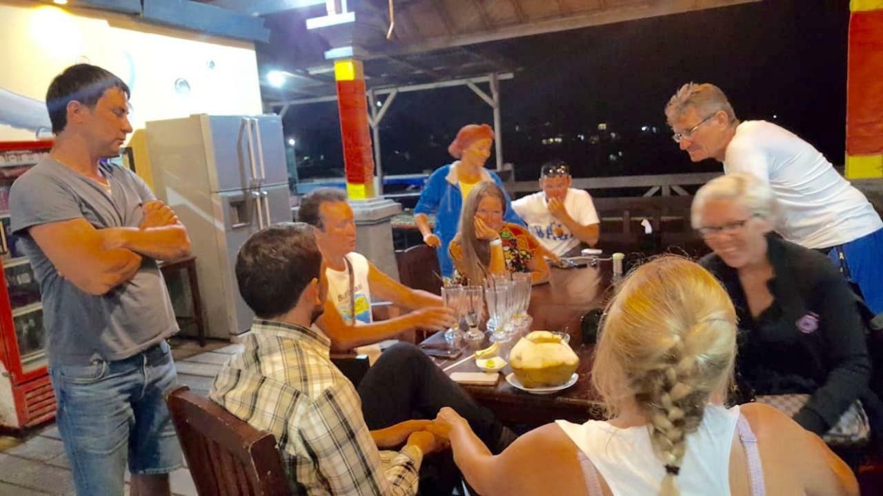 Apollo Hostel ロヴィーナ エクステリア 写真