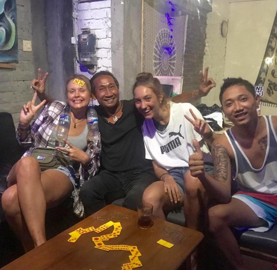 Apollo Hostel ロヴィーナ エクステリア 写真