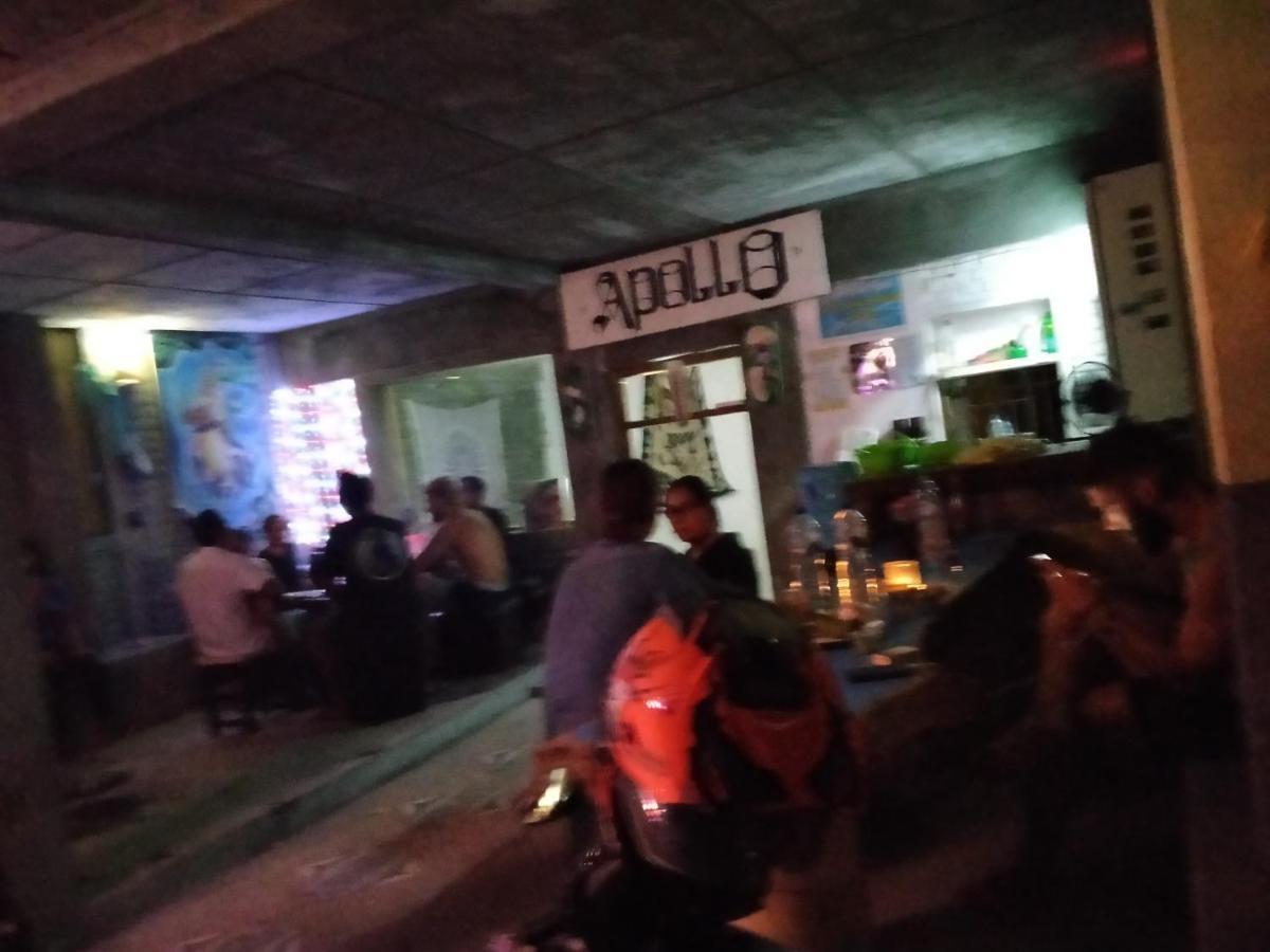 Apollo Hostel ロヴィーナ エクステリア 写真
